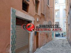 Negozio/Locale commerciale in Commerciale