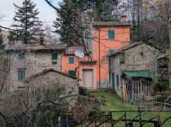 Casa Bi/Trifamiliare in Residenziale