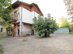 Casa Bi/Trifamiliare in Residenziale