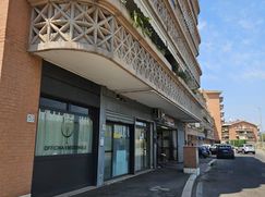 Negozio/Locale commerciale in Commerciale