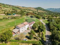 Casa Bi/Trifamiliare in Residenziale