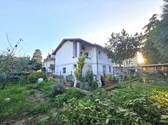 Casa Bi/Trifamiliare in Residenziale
