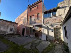 Casa Bi/Trifamiliare in Residenziale
