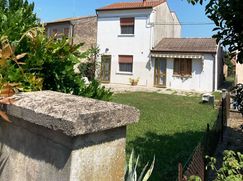 Casa Bi/Trifamiliare in Residenziale