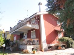 Casa Bi/Trifamiliare in Residenziale