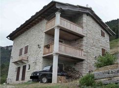 Casa Bi/Trifamiliare in Residenziale