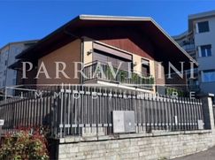 Casa Bi/Trifamiliare in Residenziale