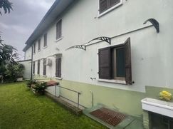 Casa Bi/Trifamiliare in Residenziale