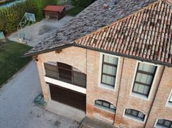 Casa Bi/Trifamiliare in Residenziale