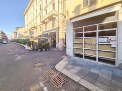 Negozio/Locale commerciale in Commerciale