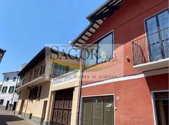 Casa Bi/Trifamiliare in Residenziale