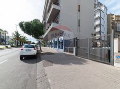Negozio/Locale commerciale in Commerciale