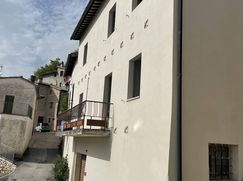Casa Bi/Trifamiliare in Residenziale