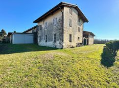 Casa Bi/Trifamiliare in Residenziale