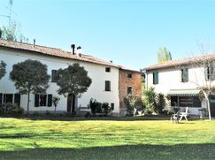 Casa Bi/Trifamiliare in Residenziale