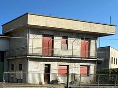 Casa Bi/Trifamiliare in Residenziale