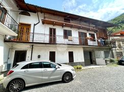 Casa Bi/Trifamiliare in Residenziale