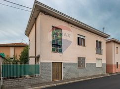 Casa Bi/Trifamiliare in Residenziale