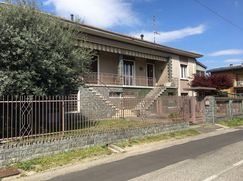 Casa Bi/Trifamiliare in Residenziale