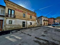 Casa Bi/Trifamiliare in Residenziale
