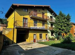 Casa Bi/Trifamiliare in Residenziale