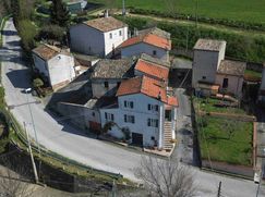 Casa Bi/Trifamiliare in Residenziale