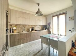 Casa Bi/Trifamiliare in Residenziale