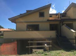 Casa Bi/Trifamiliare in Residenziale