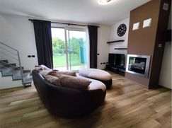 Casa Bi/Trifamiliare in Residenziale