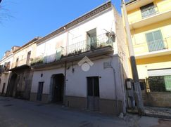 Casa Bi/Trifamiliare in Residenziale