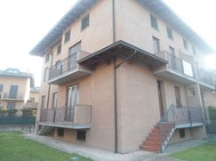 Casa Bi/Trifamiliare in Residenziale
