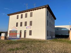 Casa Bi/Trifamiliare in Residenziale