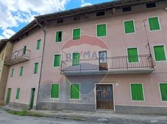 Casa Bi/Trifamiliare in Residenziale