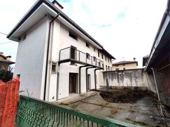 Casa Bi/Trifamiliare in Residenziale