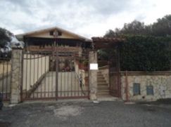 Casa Bi/Trifamiliare in Residenziale