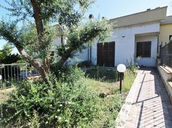 Casa Bi/Trifamiliare in Residenziale