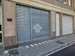 Negozio/Locale commerciale in Commerciale