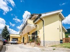Casa Bi/Trifamiliare in Residenziale