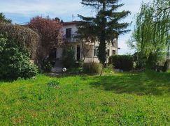 Casa Bi/Trifamiliare in Residenziale