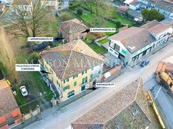 Casa Bi/Trifamiliare in Residenziale