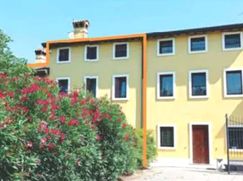 Casa Bi/Trifamiliare in Residenziale
