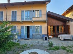 Casa Bi/Trifamiliare in Residenziale