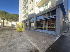 Negozio/Locale commerciale in Commerciale