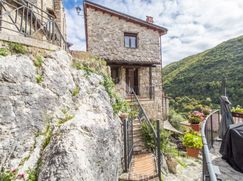 Casa Bi/Trifamiliare in Residenziale