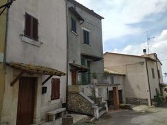 Casa Bi/Trifamiliare in Residenziale