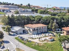 Casa Bi/Trifamiliare in Residenziale