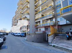 Negozio/Locale commerciale in Commerciale