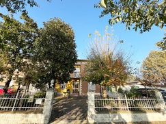 Casa Bi/Trifamiliare in Residenziale