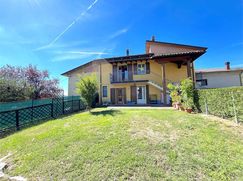 Casa Bi/Trifamiliare in Residenziale