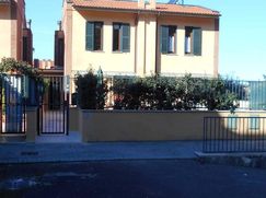 Casa Bi/Trifamiliare in Residenziale